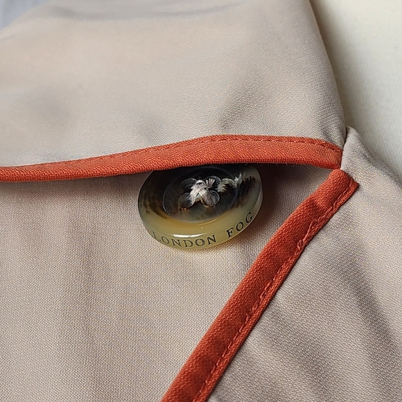 London Fog Classic Tan Trench Coat with Orange Trim size Medium - Picture 5 of 15